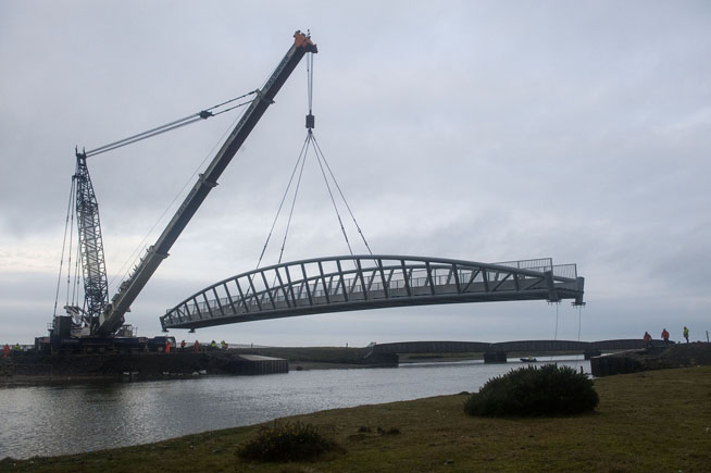 vierendeel-bridge-installation-tywyn
